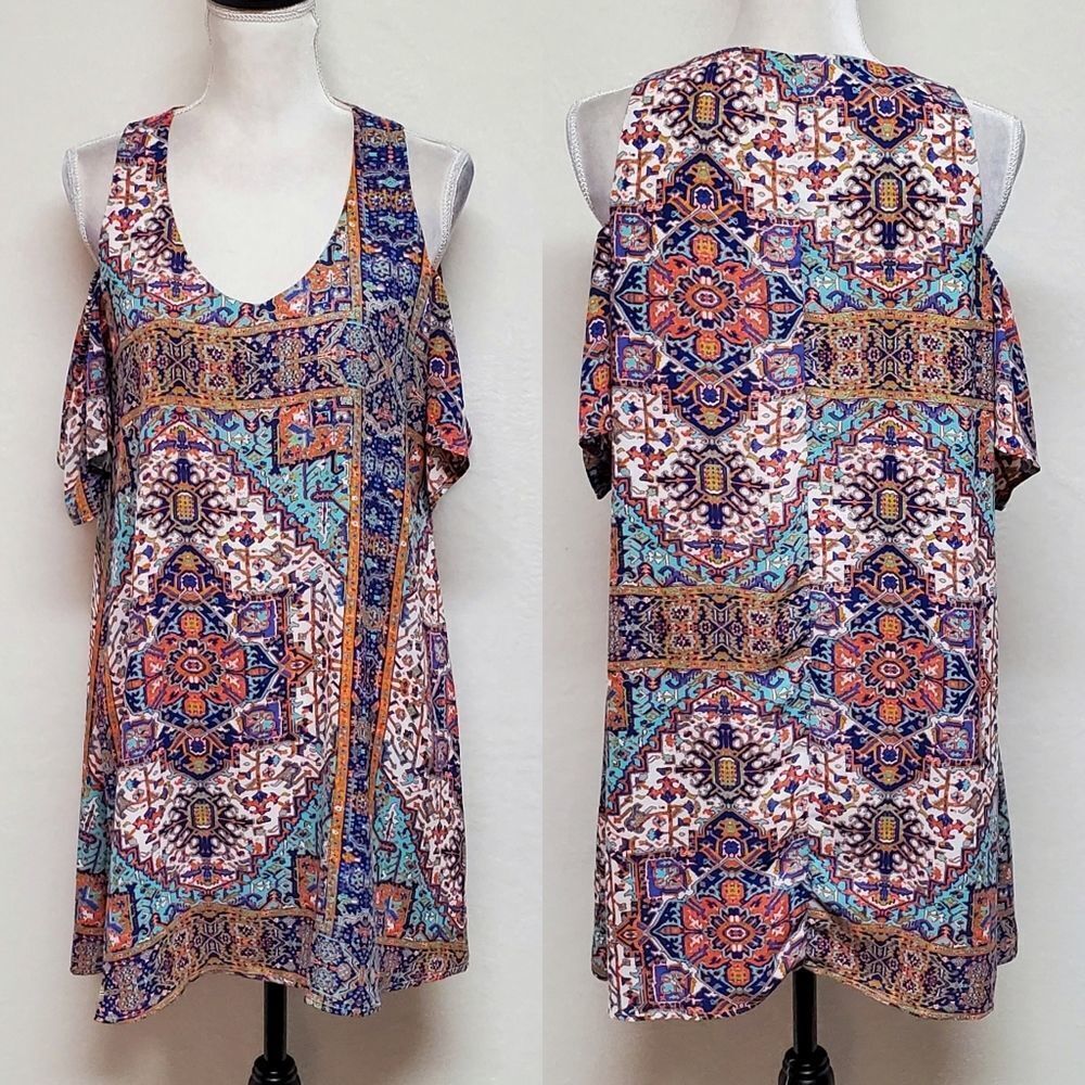 OLIVACEOUS Aztec Print Cold Shoulder V-neck Shift Dress Medium